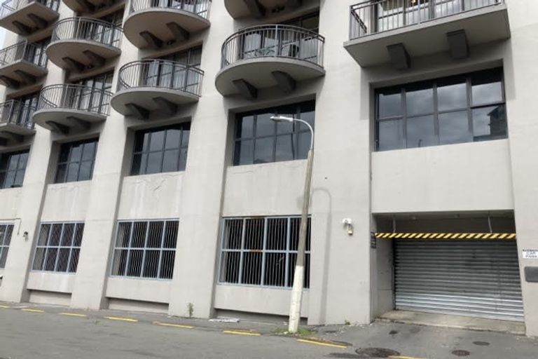Photo of property in Atrium Towers, 6a/154 The Terrace, Wellington Central, Wellington, 6011