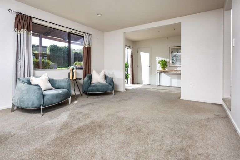 Photo of property in 6 Tokay Place, Huapai, Kumeu, 0810