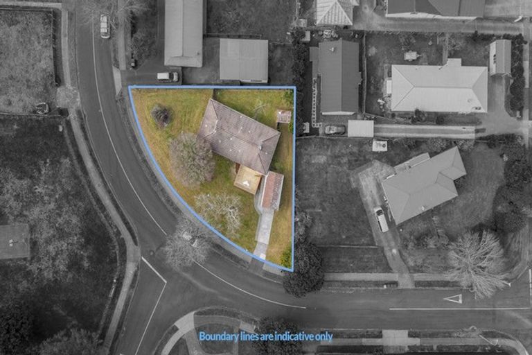 Photo of property in 3 Pukeroa Place, Papakura, 2110