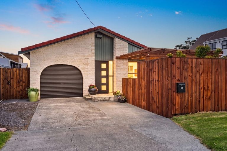 Photo of property in 1/16 Riverside Road, Orewa, 0931