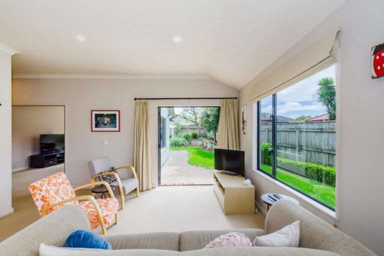 Photo of property in 17 Regent Drive, Paraparaumu Beach, Paraparaumu, 5032