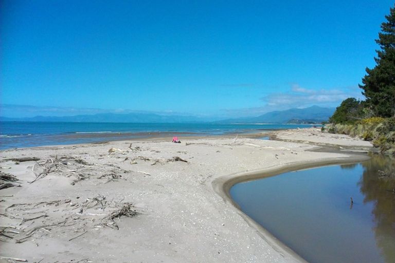 Photo of property in 839 Collingwood-puponga Main Road, Collingwood, 7073