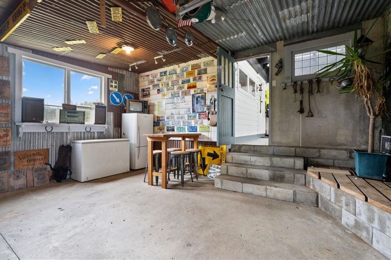 Photo of property in 111 Clifford Road, Eltham, 4322