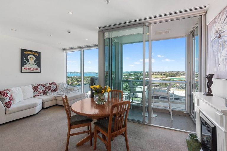 Photo of property in Sentinel Apartments, 905/3 Northcroft Street, Takapuna, Auckland, 0622