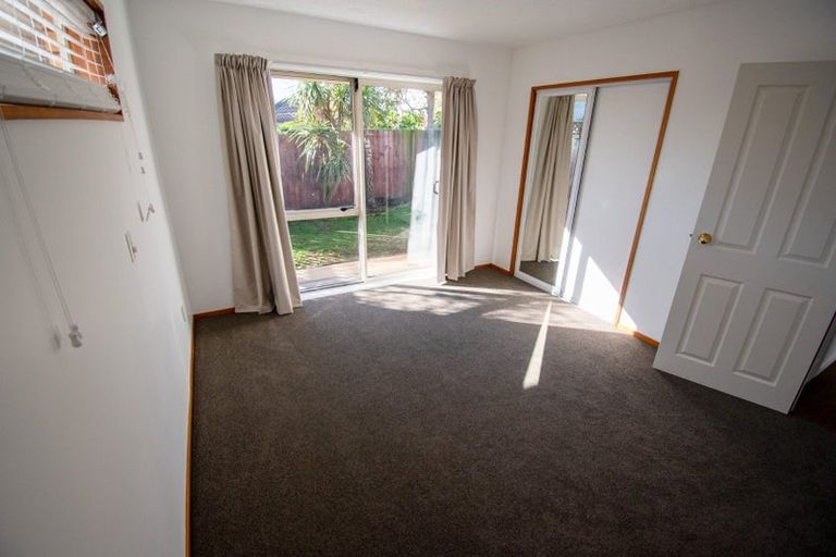 Photo of property in 2/18 Kirsten Place, Parklands, Christchurch, 8083