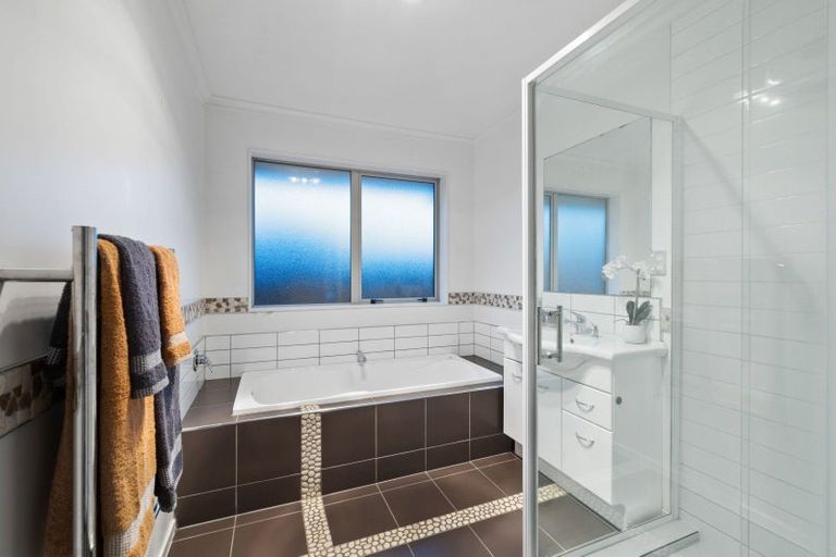 Photo of property in 24 James Drive, Woodend, 7610