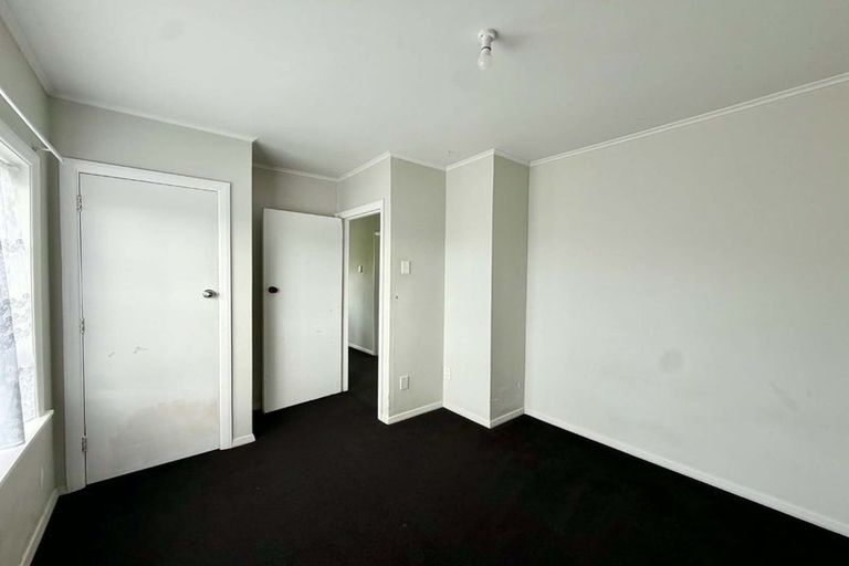 Photo of property in 20 Cook Street, Marfell, New Plymouth, 4310