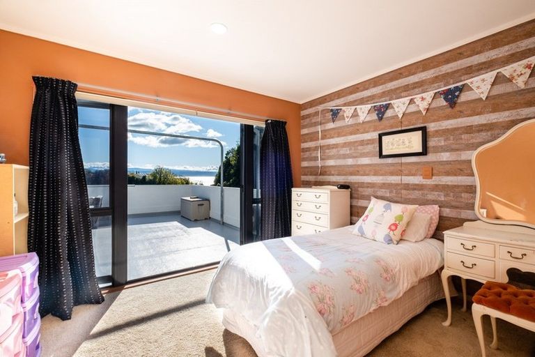 Photo of property in 13 Amner Place, Bluff Hill, Napier, 4110