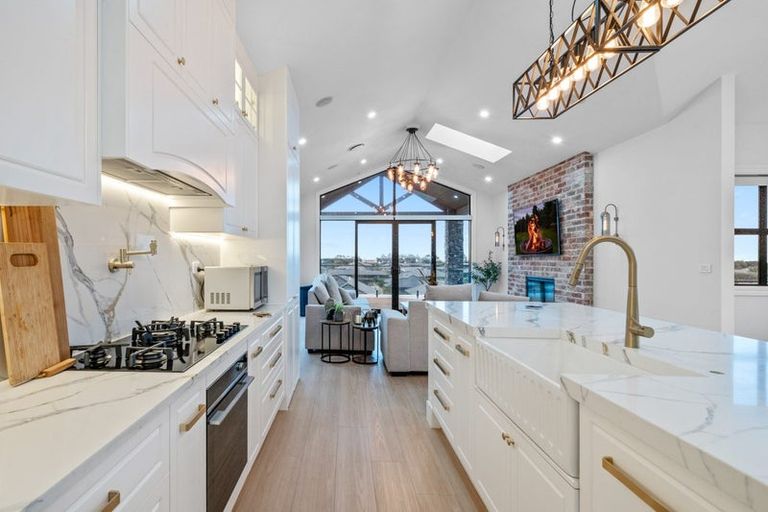 Photo of property in 9 Fisk Road, Pukekohe, 2120