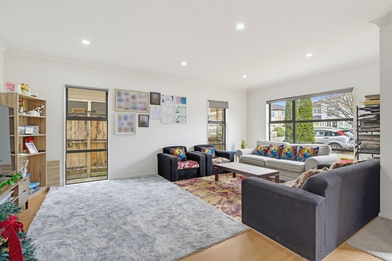 Photo of property in 11 Carrickdawson Drive, Flat Bush, Auckland, 2019
