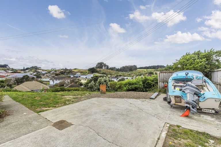 Photo of property in 1 Morere Street, Titahi Bay, Porirua, 5022