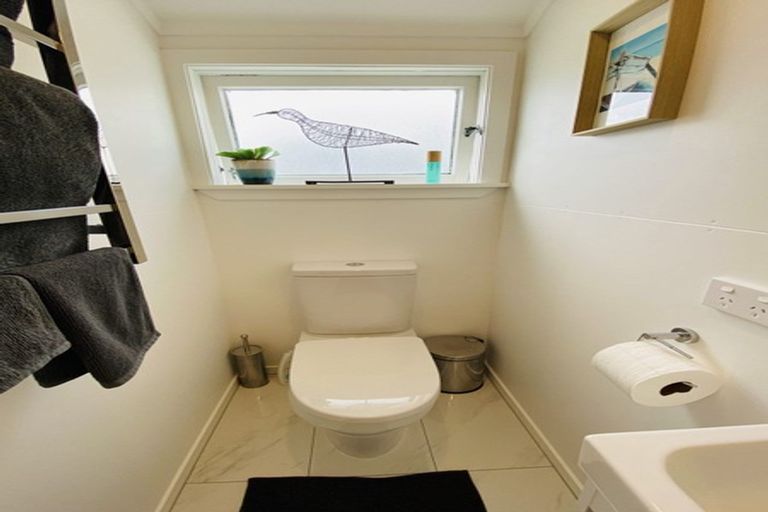 Photo of property in 4 Shearer Drive, Oakura, 4314