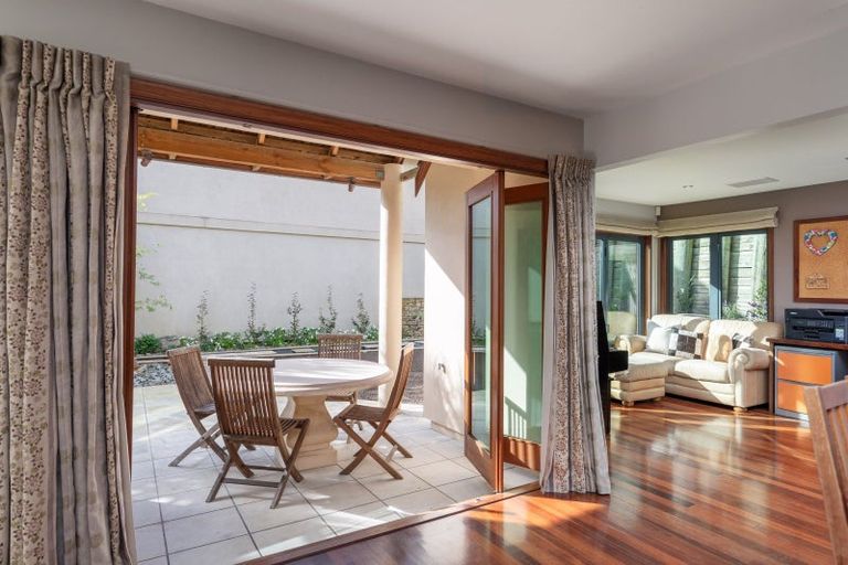 Photo of property in 2/3 Gard Street, Silverstream, Upper Hutt, 5019