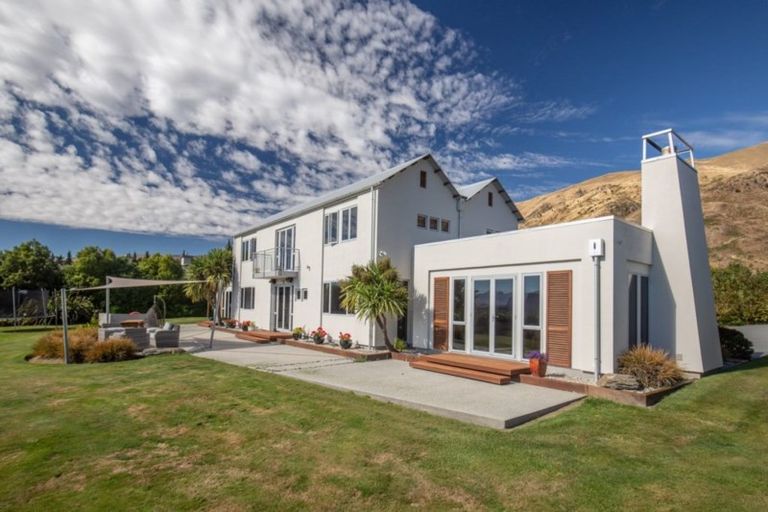 Photo of property in 12 Elderberry Crescent, Wanaka, 9305