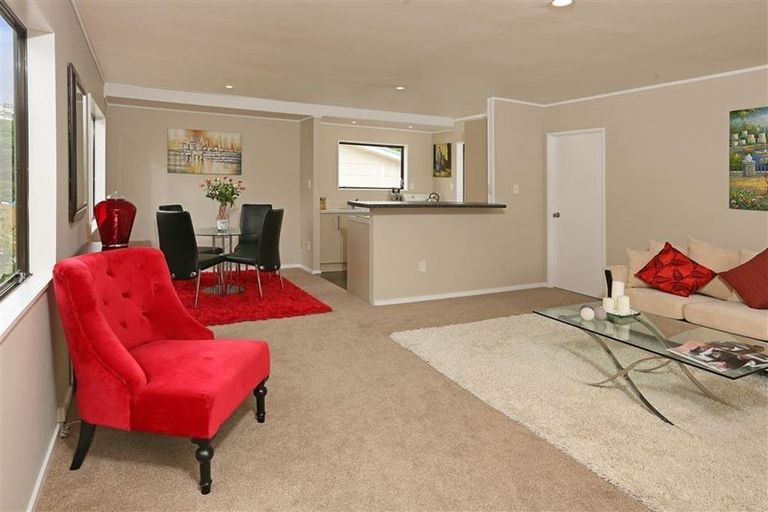 Photo of property in 2b Kintara Drive, Massey, Auckland, 0614
