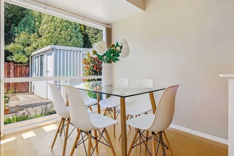 Photo of property in 2/208 Waimairi Road, Ilam, Christchurch, 8041