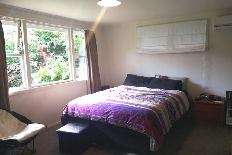 Photo of property in 11 Te Pari Pari Road, Pukerua Bay, 5026