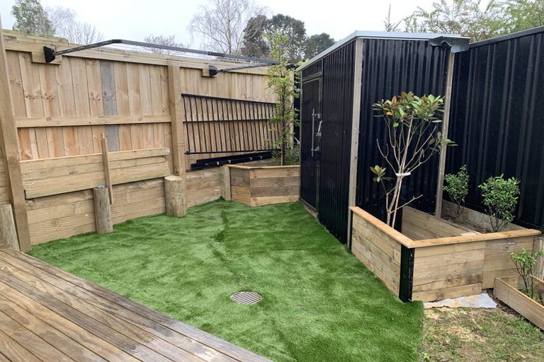 Photo of property in 1/21 Newham Place, Henderson, Auckland, 0612