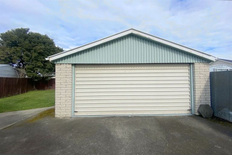 Photo of property in 19 Mckellar Place, Hornby, Christchurch, 8042