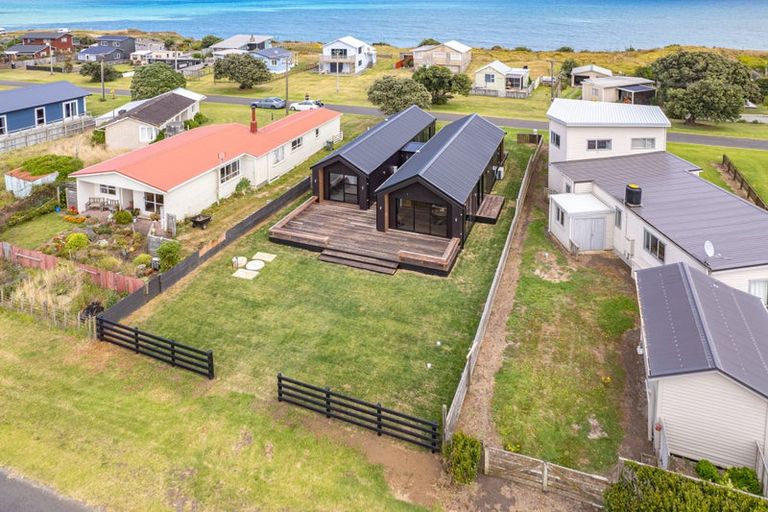 Photo of property in 16 Coleman Avenue, Waverley, 4591