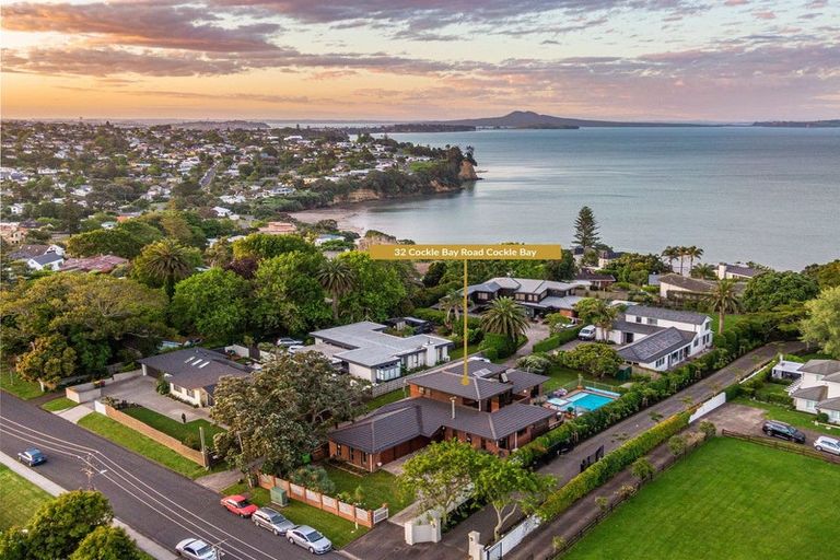 Photo of property in 32 Cockle Bay Road, Cockle Bay, Auckland, 2014