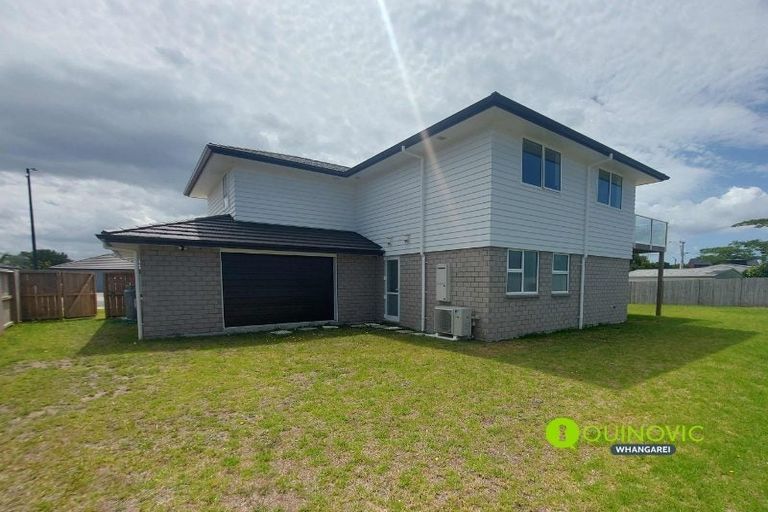 Photo of property in 5 Kahukaka Road, One Tree Point, 0118