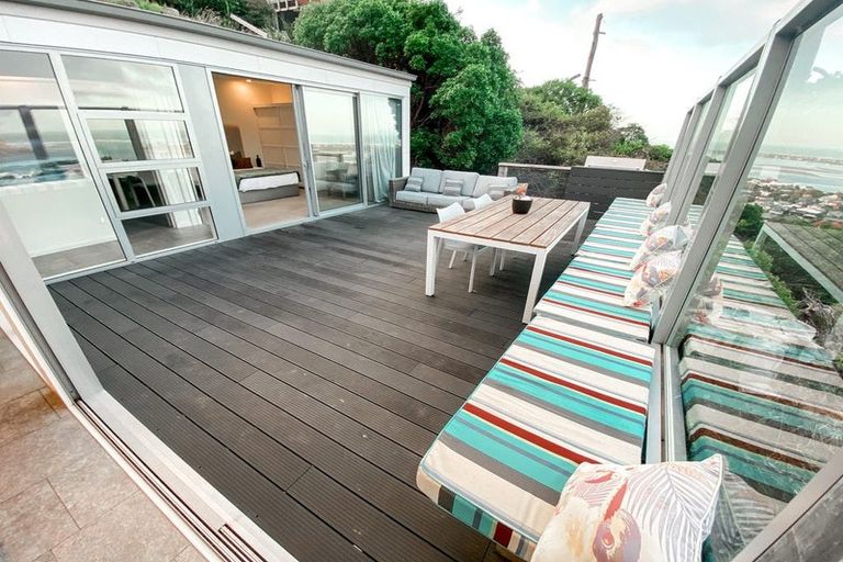 Photo of property in 14 Defender Lane, Redcliffs, Christchurch, 8081