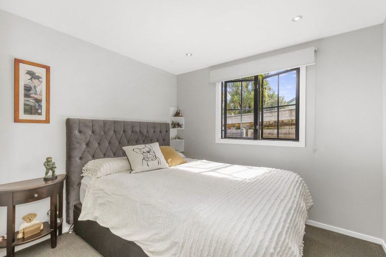 Photo of property in 12 Heretaunga Square, Silverstream, Upper Hutt, 5019