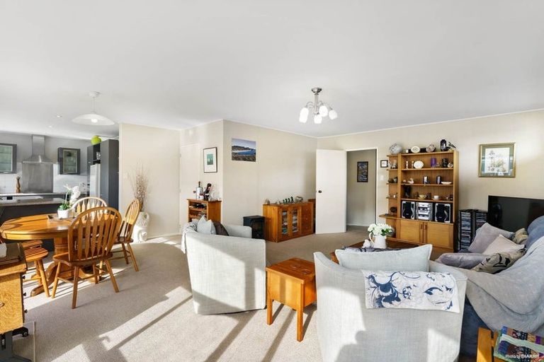 Photo of property in 1/46 Aviemore Drive, Highland Park, Auckland, 2010