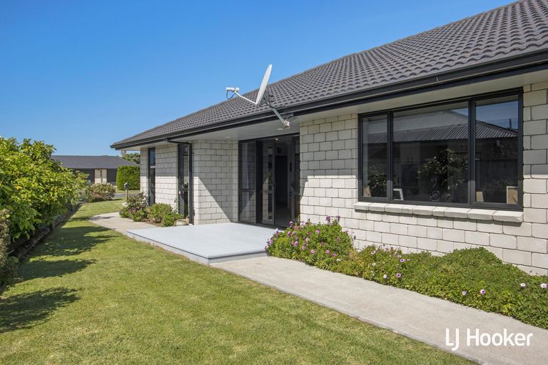 Photo of property in 11 Reel Road, Athenree, Waihi Beach, 3611