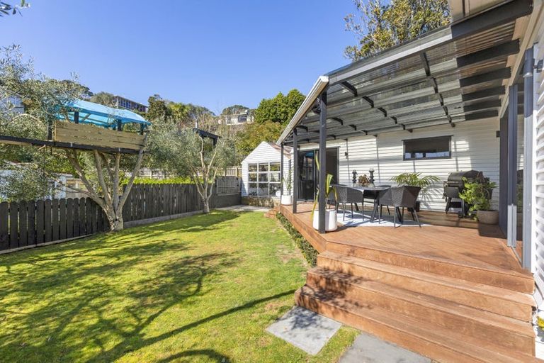 Photo of property in 15 Bracken Street, New Plymouth, 4310