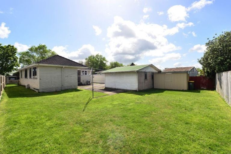 Photo of property in 42 Montgomery Crescent, Bader, Hamilton, 3206