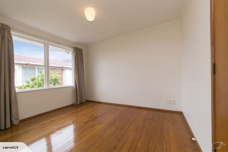 Photo of property in 4/135 Titirangi Road, New Lynn, Auckland, 0600