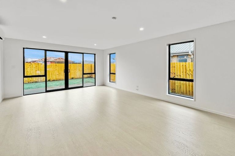 Photo of property in 35 Bill Hammond Drive, Belfast, Christchurch, 8051