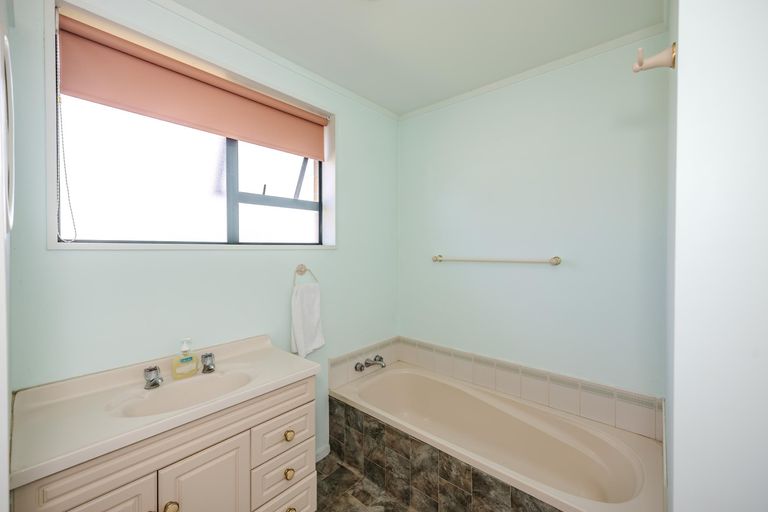 Photo of property in 30 Teviot Street, Oamaru North, Oamaru, 9400