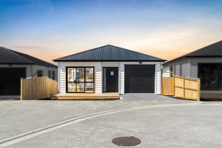 Photo of property in 73 Tributary Parade, Karaka, Papakura, 2113
