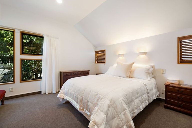 Photo of property in 4 Peregrine Place, Queenstown, 9300
