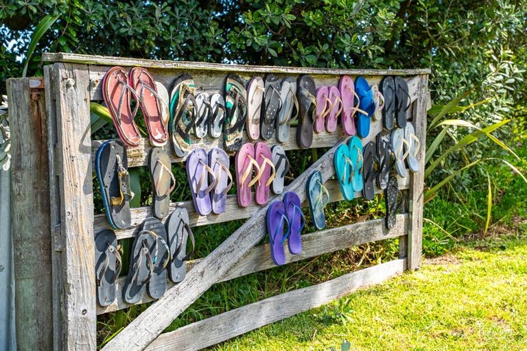 Photo of property in 13 Bayly Street, Baylys Beach, Dargaville, 0377