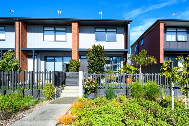 Photo of property in 52 Walter Merton Road, Hobsonville, Auckland, 0616