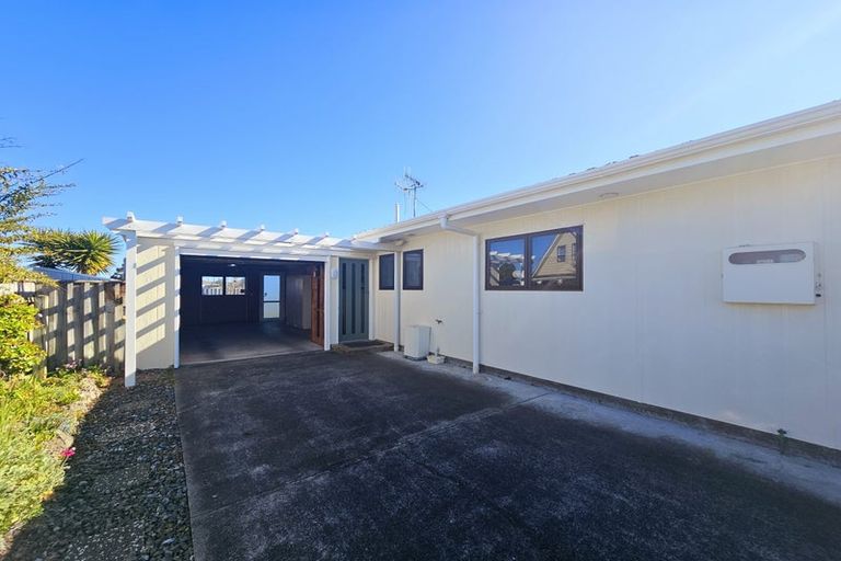 Photo of property in 16 Warwick Place, Springvale, Whanganui, 4501