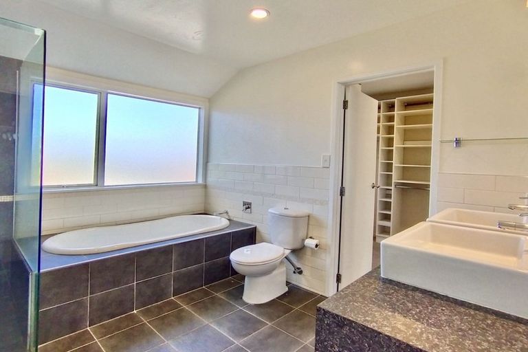 Photo of property in 1/36 Lake Pupuke Drive, Takapuna, Auckland, 0622