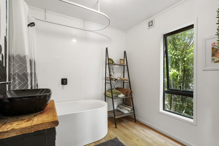 Photo of property in 43 Phillip Avenue, Glen Eden, Auckland, 0602