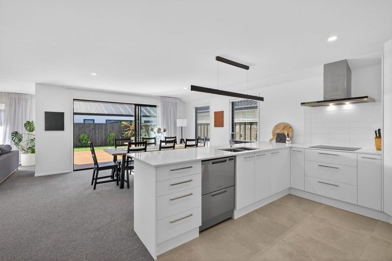 Photo of property in 32 Merrin Street, Avonhead, Christchurch, 8042