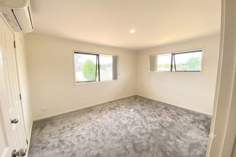 Photo of property in 12 Chadlington Avenue, Henderson, Auckland, 0612