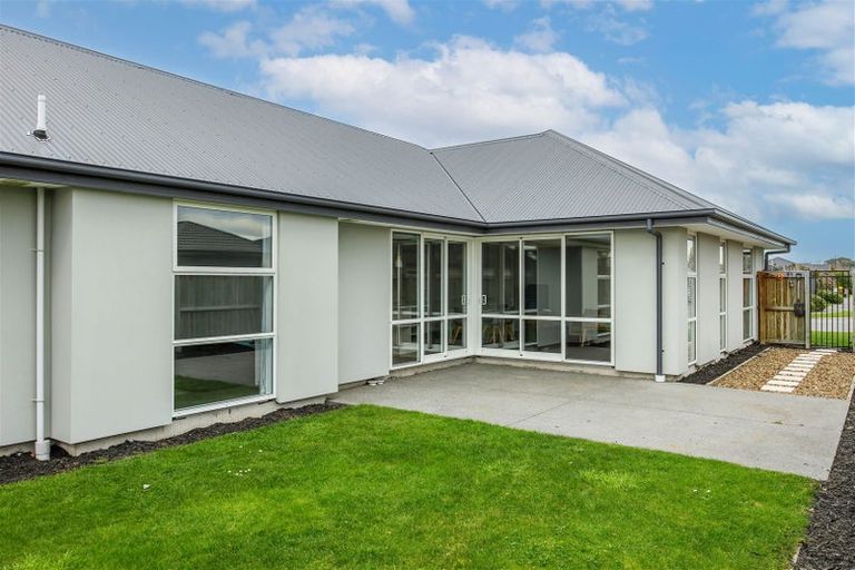 Photo of property in 6 Bamber Crescent, Halswell, Christchurch, 8025