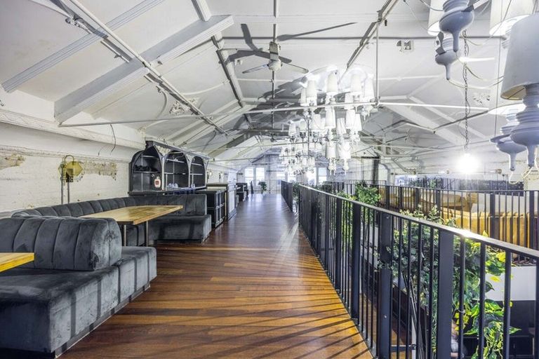 Photo of property in 44a Queen Street, Northcote Point, Auckland, 0627