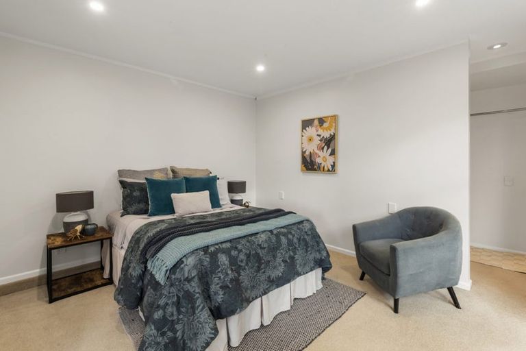 Photo of property in 71 Churton Drive, Churton Park, Wellington, 6037