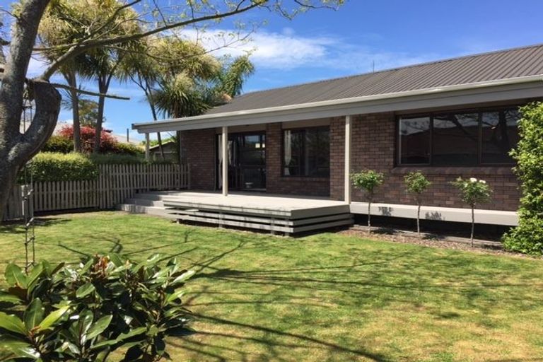 Photo of property in 17b Dover Road, St Andrews, Hamilton, 3200