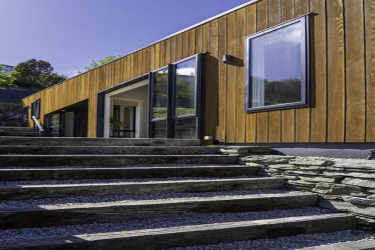 Photo of property in 67 Mcdonnell Road, Arrowtown, 9302