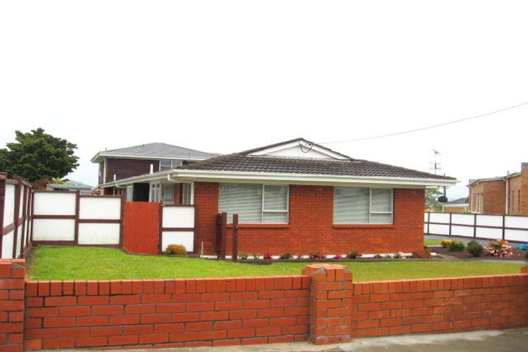 Photo of property in 2/203 Mount Albert Road, Wesley, Auckland, 1025